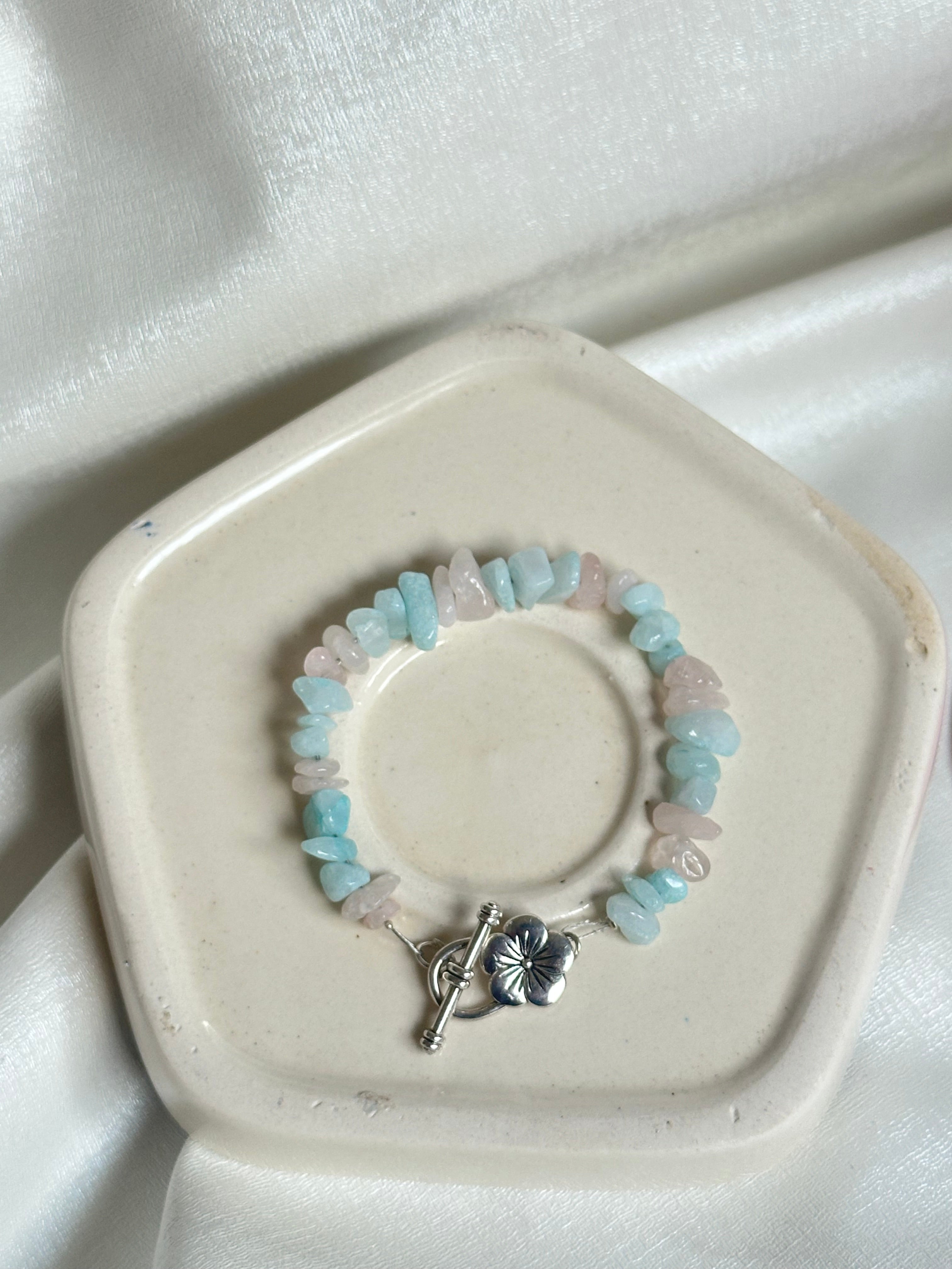Blue chipped bracelet