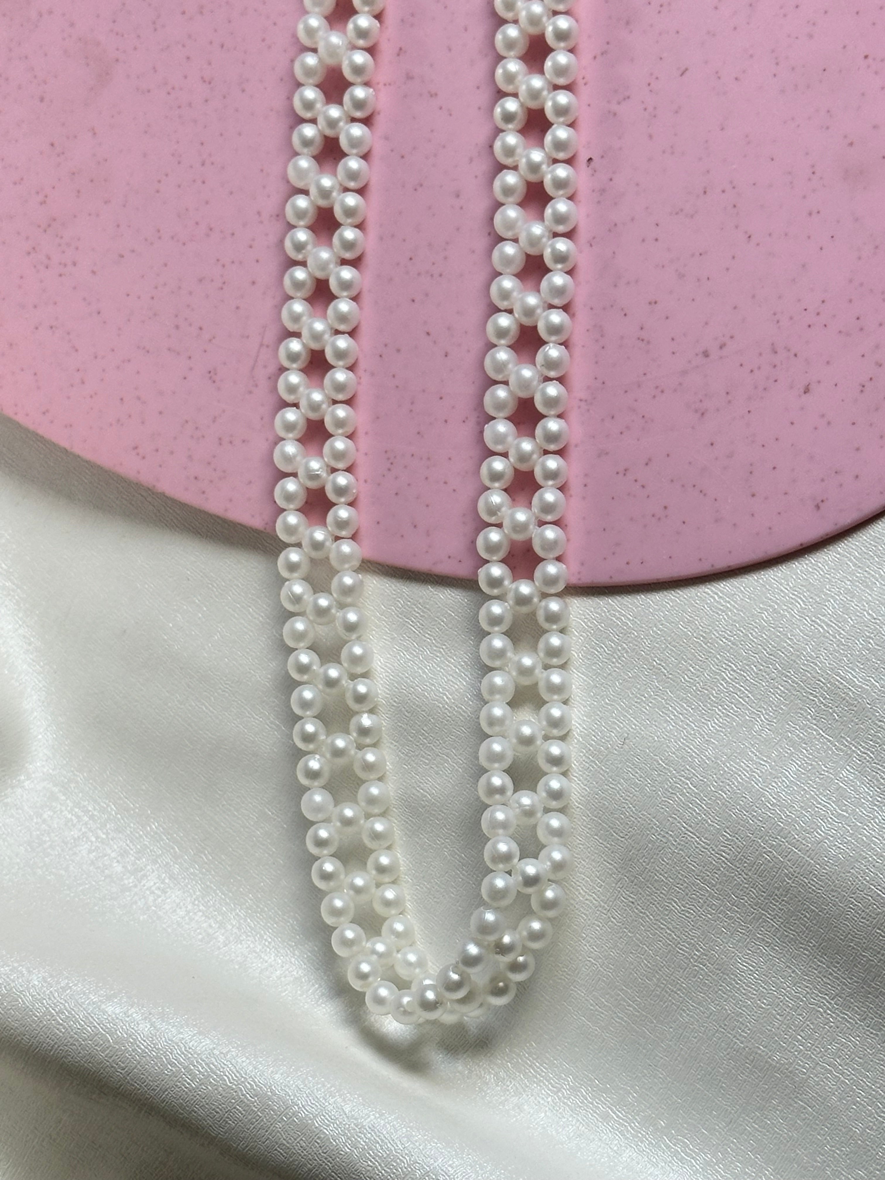 Pearl flower phone lanyard