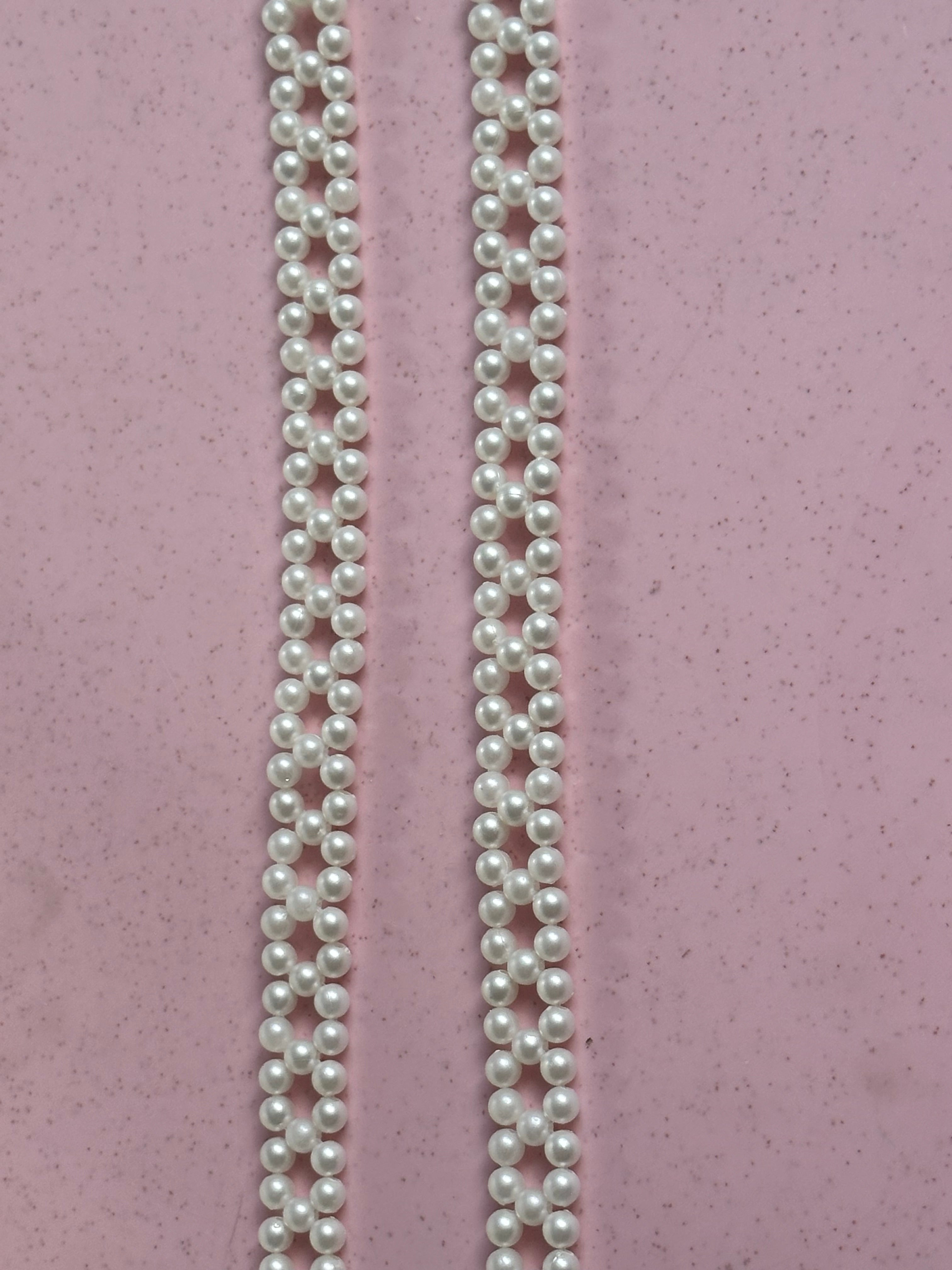 Pearl flower phone lanyard