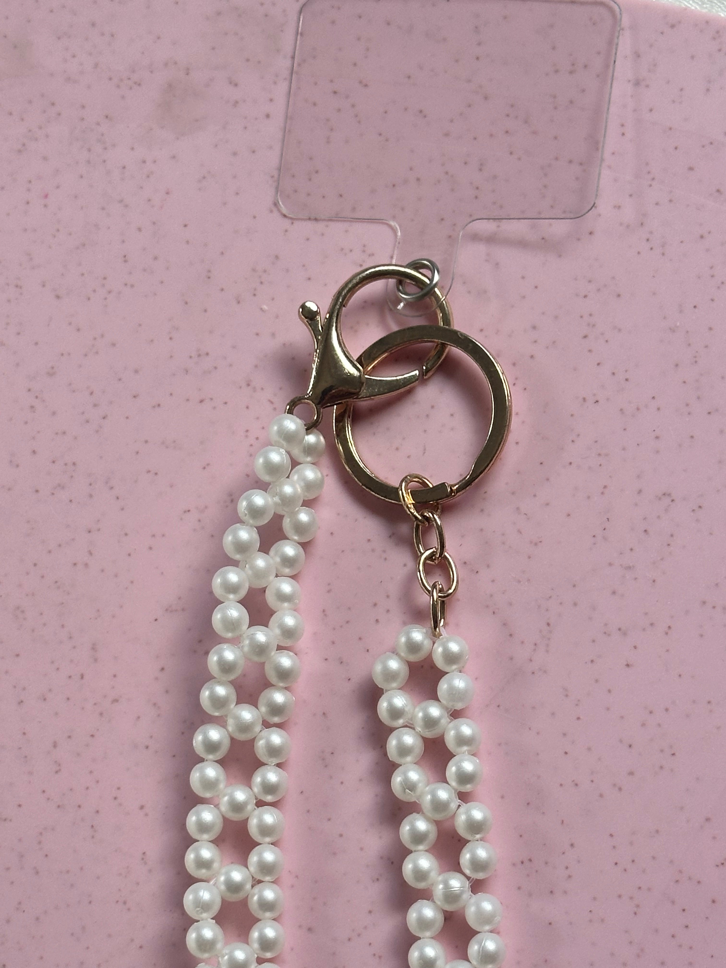Pearl flower phone lanyard